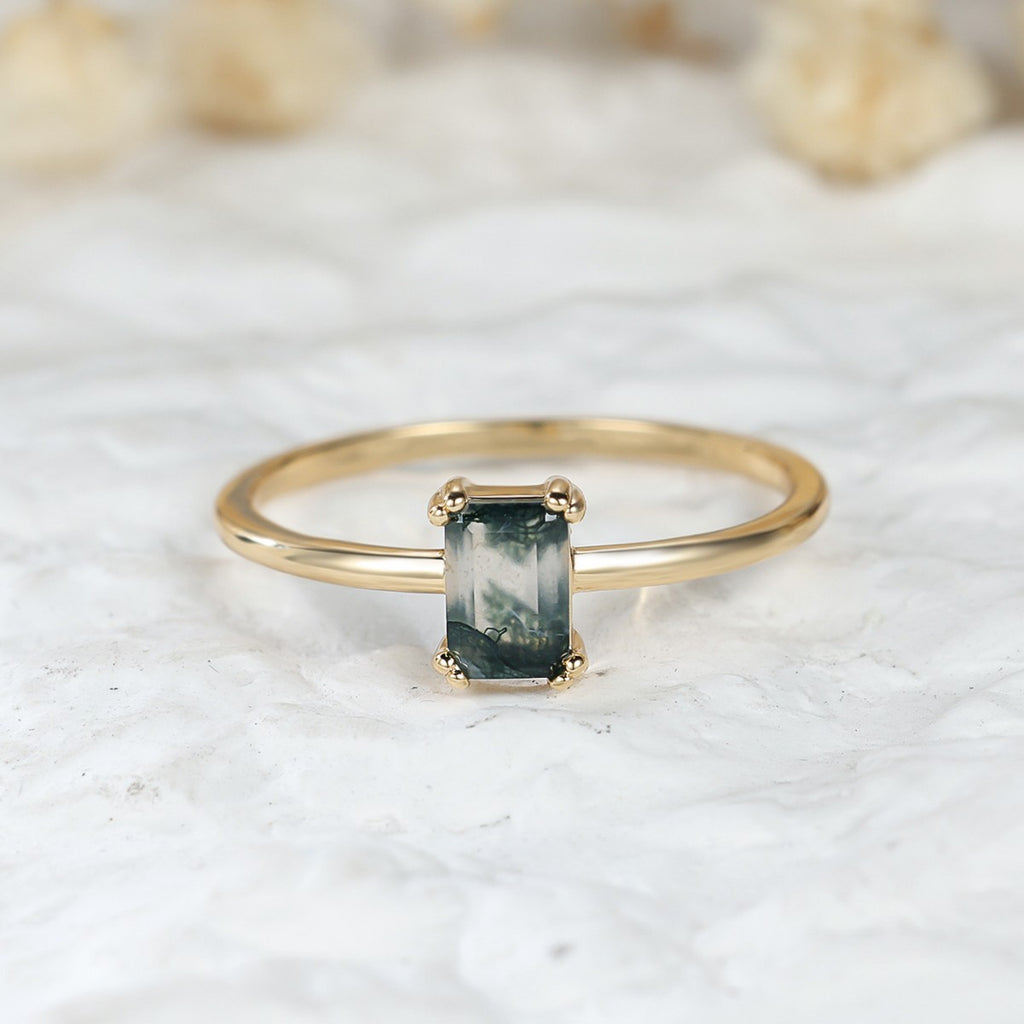 Agate Emerald Ring in 18K Gold