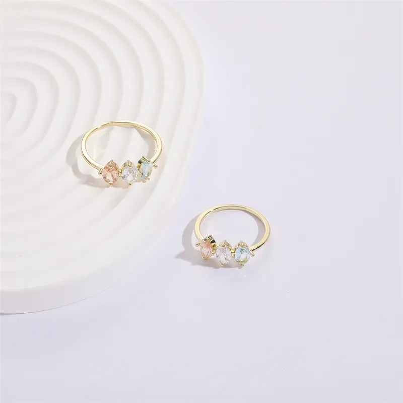 Elegant Three-Stone Ring – Minimal Design