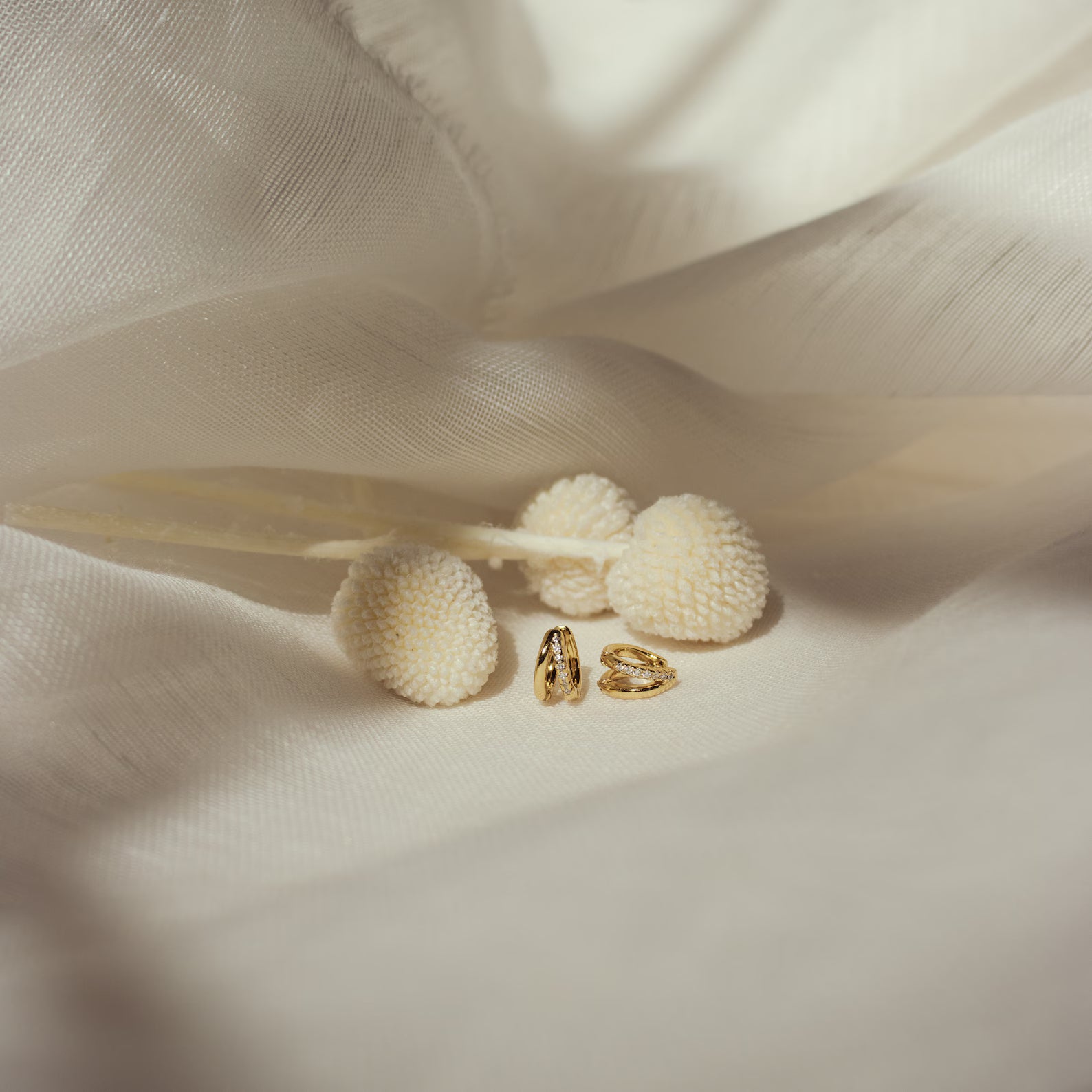 Amelia Duo Huggies in 18K Gold