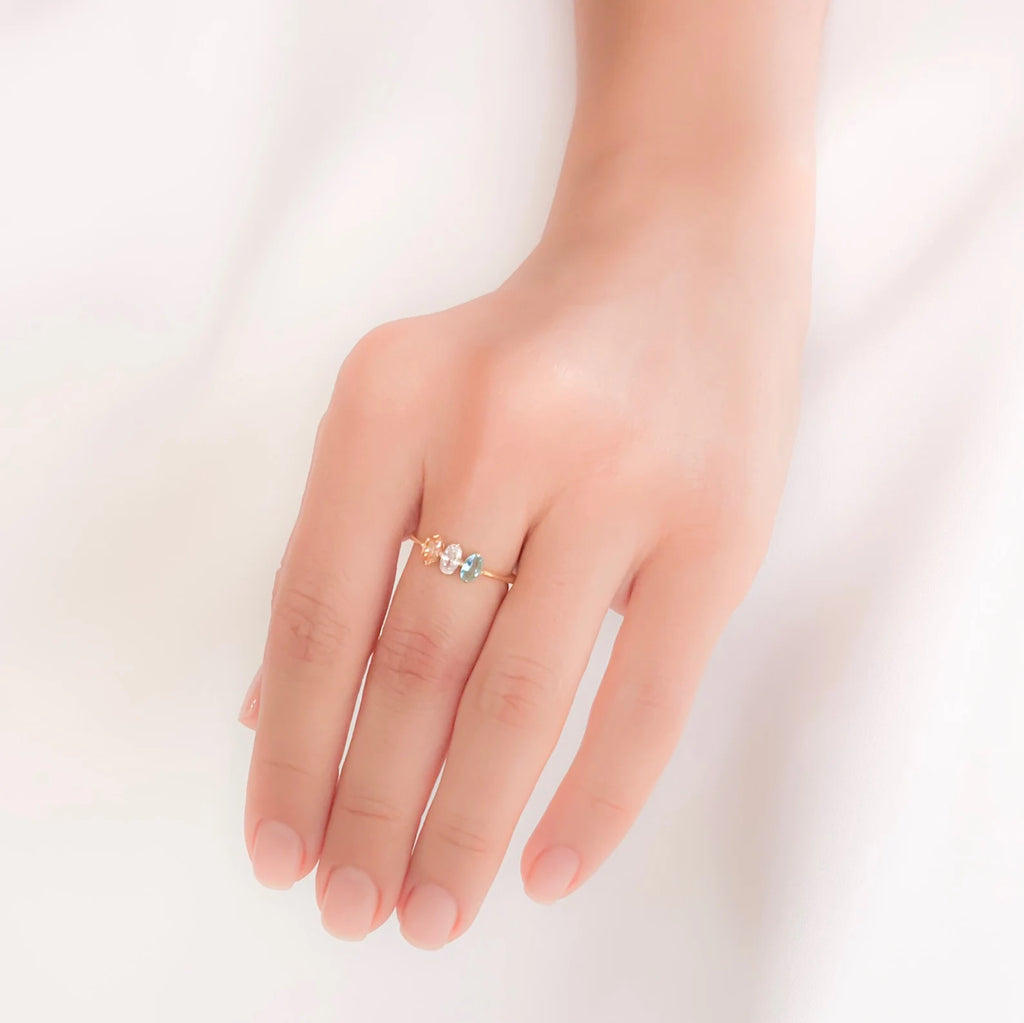 Elegant Three-Stone Ring – Minimal Design