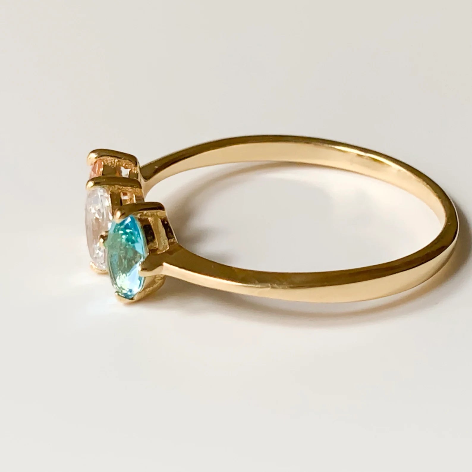 Elegant Three-Stone Ring – Minimal Design